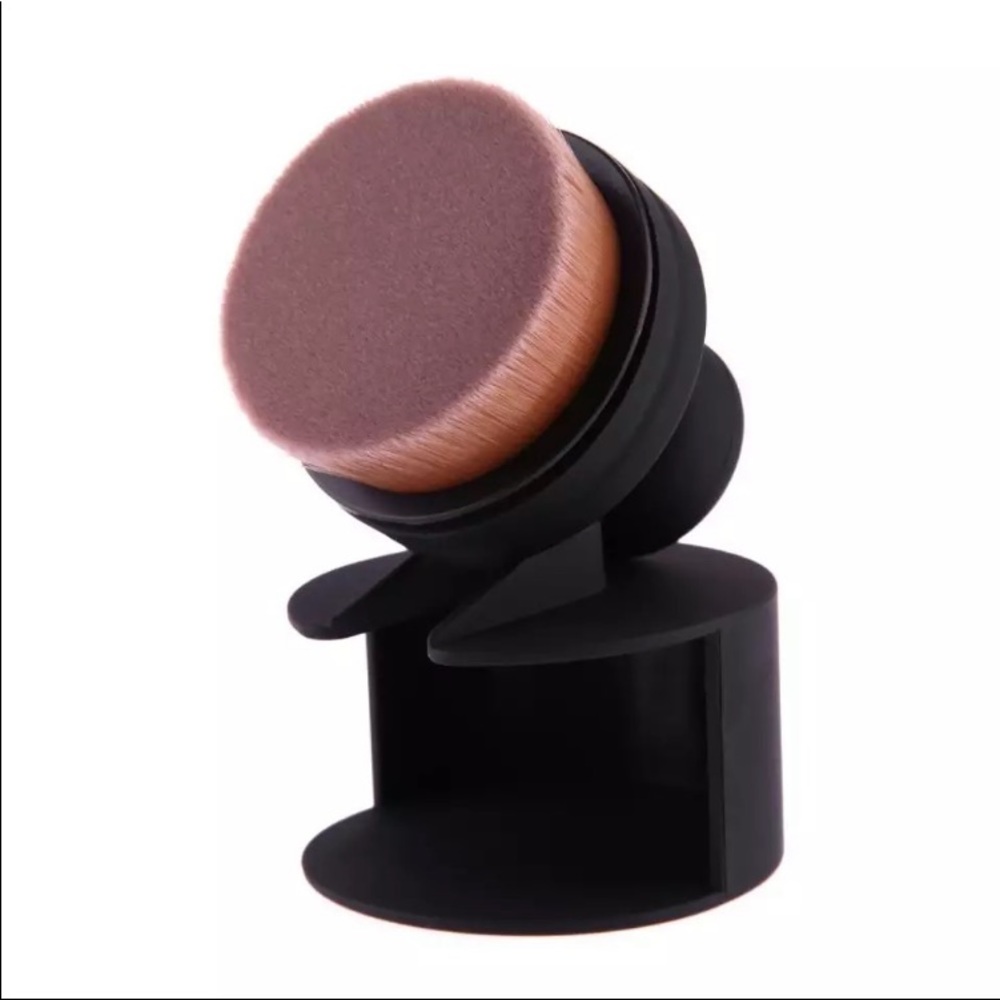 UpnUpBoutique’s Pro ‘O’ Circle Makeup Brush
